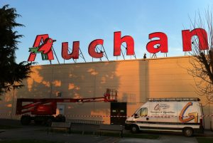 Grand format, grande hauteur, enseigne Auchan
